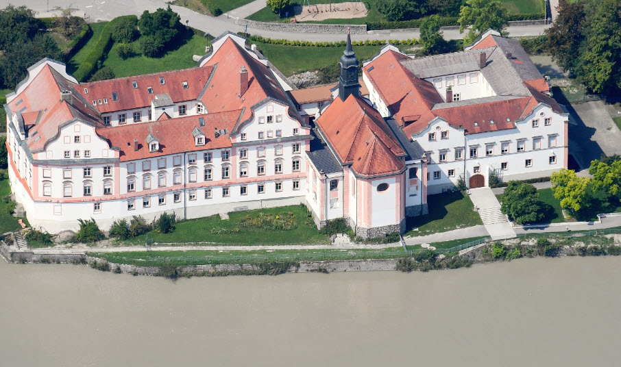 Neuhaus Castle, Germany